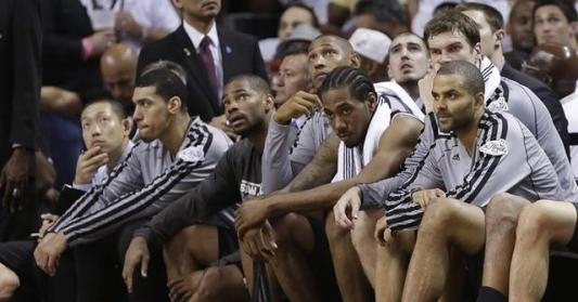 卫报：美国企业家斯图尔特和说唱歌手狗爷成为斯旺西小股东（卫报称：美国企业家斯图尔特与说唱歌手狗爷入股斯旺西，成为小股东）