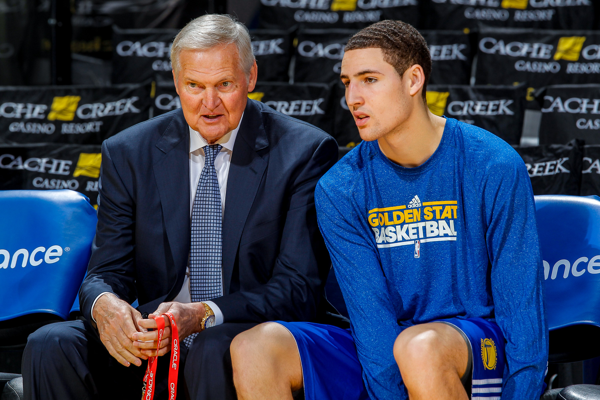 皇家马德里欲砸3000万欧元引进希腊天才穆扎基蒂斯，填补中场空缺（皇马拟斥资3000万欧引进希腊天才穆扎基蒂斯，补强中场）