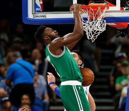 凯恩年度最佳选票：登贝莱第一；图赫尔投凯恩第一、帕尔默第二（年度最佳投票出炉：登贝莱登顶，图赫尔将凯恩列第一、帕尔默第二）