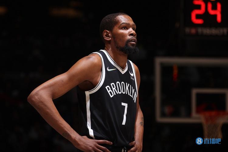 利物浦边锋强势发挥主宰比赛（利物浦翼锋火力全开统治全场）