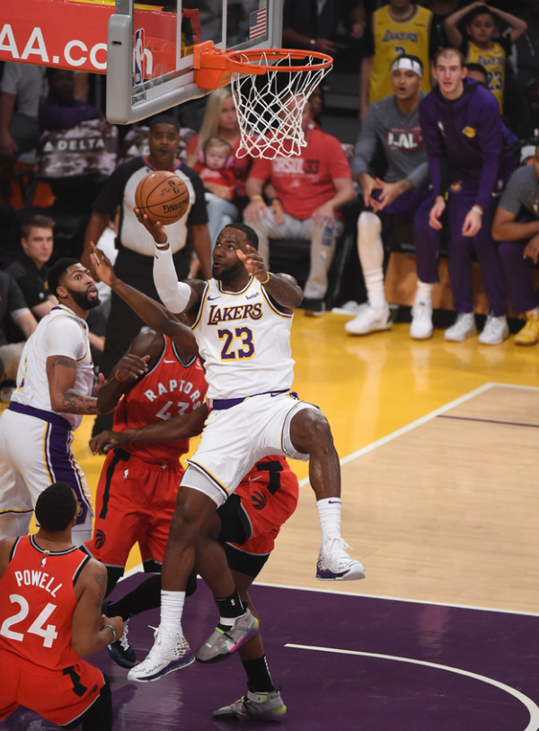 2025／26赛季英超：曼城赚翻了！哈兰德练成绝世头功（2025／26英超：曼城盆满钵满，哈兰德头球无双）