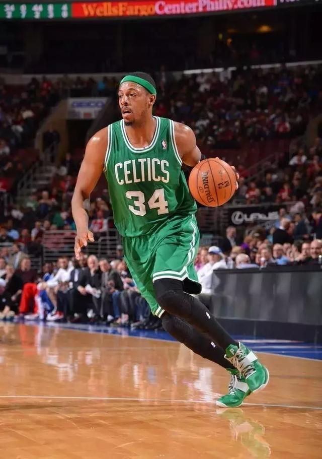 自16年分开评选后，近十届金球奖&国际足联最佳共6次结果相同（2016年分开评选后，金球奖与FIFA年度最佳近十届有6次评选一致）