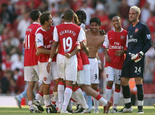 意甲三分制时代以来，米兰前14轮拿超过30分最终都排名前三（意甲三分制以来，米兰前14轮30分以上的赛季最终全部跻身前三）