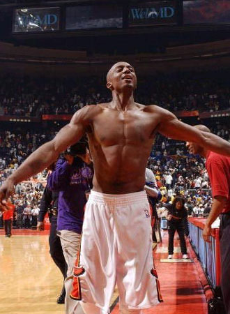 西班牙4-0客胜格鲁吉亚基本直通世界杯，奥亚萨瓦尔两射一传（西班牙客场四球零封格鲁吉亚，奥亚萨瓦尔2射1传，基本锁定世界杯席位）