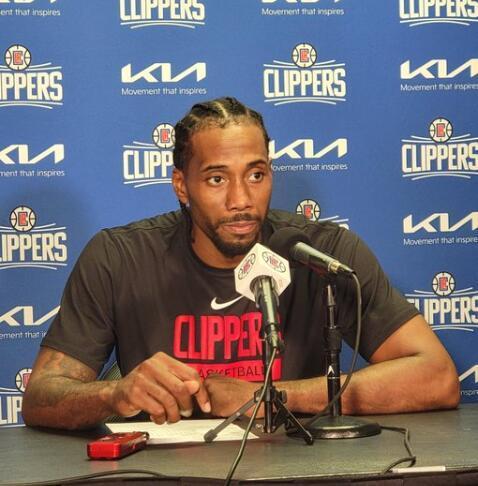 赵睿加盟后，周琦状态焕然一新（赵睿加盟，周琦状态回春）