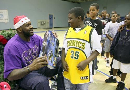 杰曼下半场狂砍22分，超远三分为北京队锁定胜局（杰曼下半场爆砍22分，超远三分一锤定音助北京队取胜）