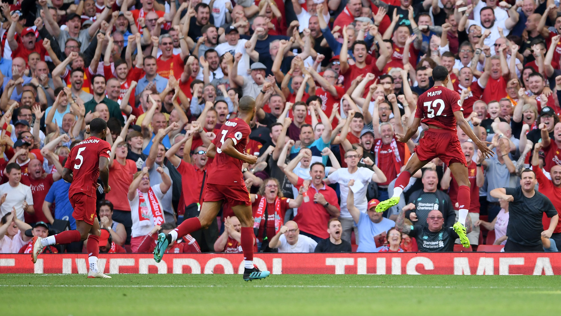 雷迪克怒斥湖人发挥太糟糕！内部关系已出现脱节 队记批评球员打球自私自利（雷迪克痛批湖人表现低迷：队内关系生变，随队记者斥球员过分自私）