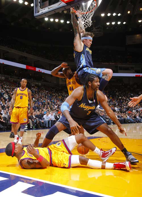 QPR球员谢尔因保护母亲用石头砸伤一男子，事后公开致歉（QPR球员谢尔为护母用石击伤一名男子，随后公开致歉）