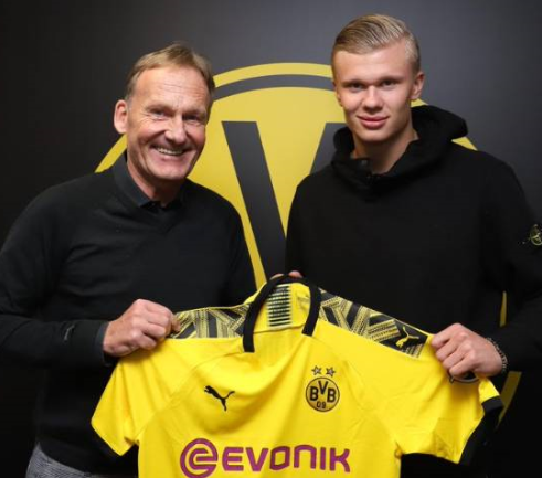 皇家马德里准备引进另一位前利物浦球员来替代阿隆索，但这个人并非克洛普。（皇家马德里计划以另一位前利物浦球员取代阿隆索，目标并不是克洛普）