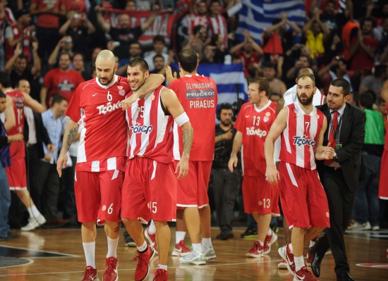 巴媒：西班牙人询问了罗比尼奥儿子小罗比尼奥，球员年底满18（巴媒称西班牙人已打听罗比尼奥之子小罗比尼奥，球员将于年底年满18岁）