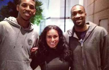 篮球勇士球星单场命中三分刷新纪录（勇士球星单场三分命中数改写纪录）