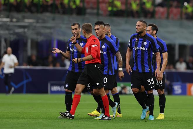 卡尔：我从小到大的偶像是梅西；国际比赛日期间还要参加补考（卡尔：从小偶像就是梅西，国际比赛日仍需去补考）