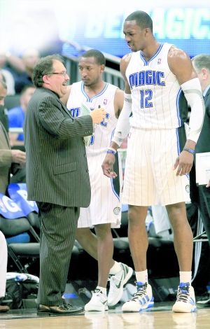 葡媒批评C罗：C罗应该为他的行为道歉，并对此感到羞愧（葡媒指责C罗：应为失当行为道歉并深感羞愧）