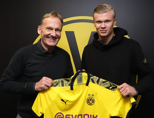 梁民革：本赛季目标是至少打进10球；我希望尽快回归热刺（梁民革：本季冲击两位数进球，期盼早日重返热刺）