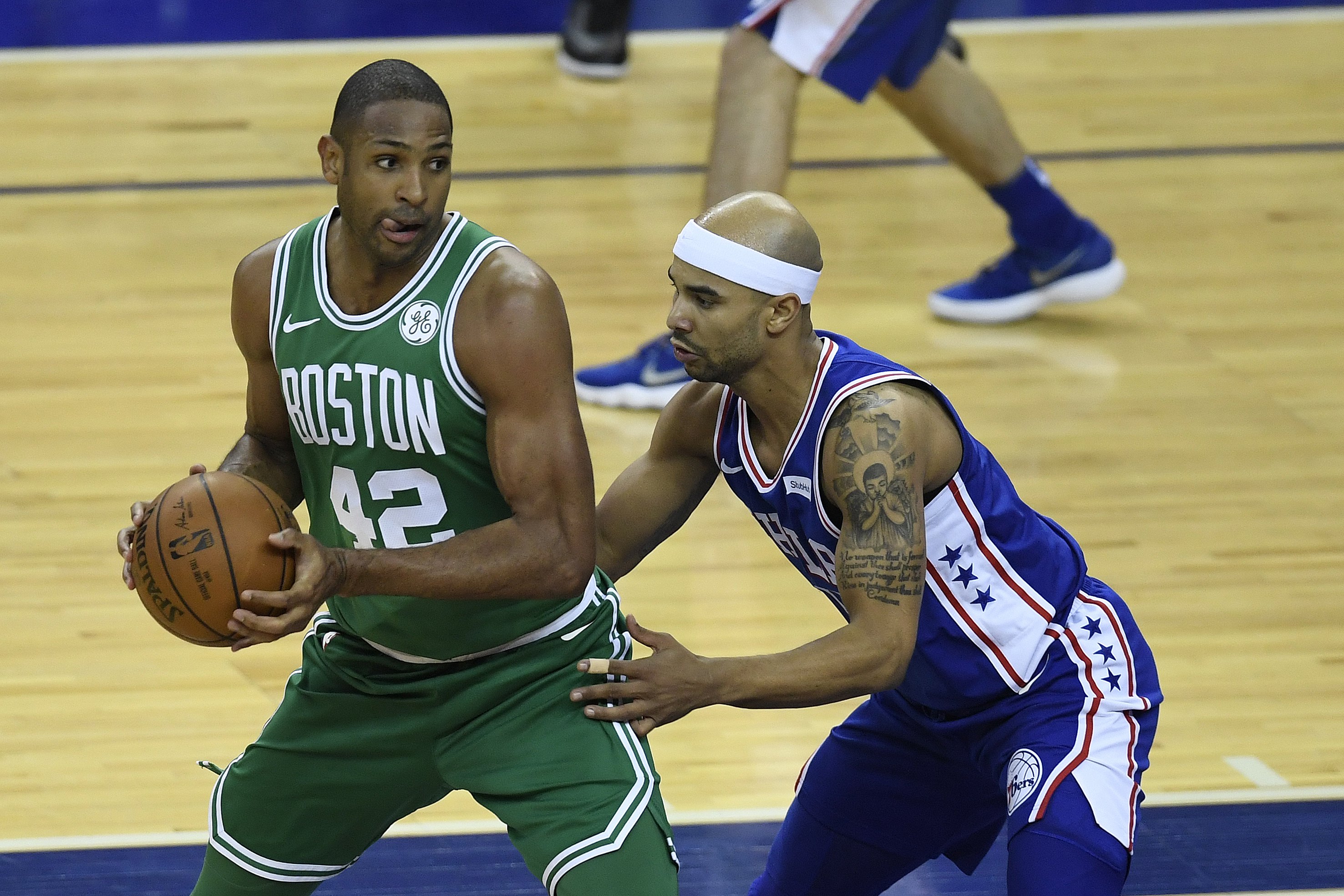 地上足球：梅西带队迈阿密夺冠，球王伟大无需多盐？（地上足球：梅西率迈阿密加冕，球王伟大无需赘述）