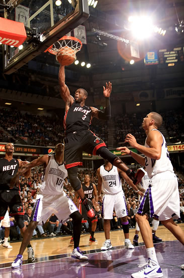 战狼队贡献2射1传！官方：B费当选英超第十五轮最佳球员（英超第15轮最佳出炉：B费当选，对狼队一役2射1传）